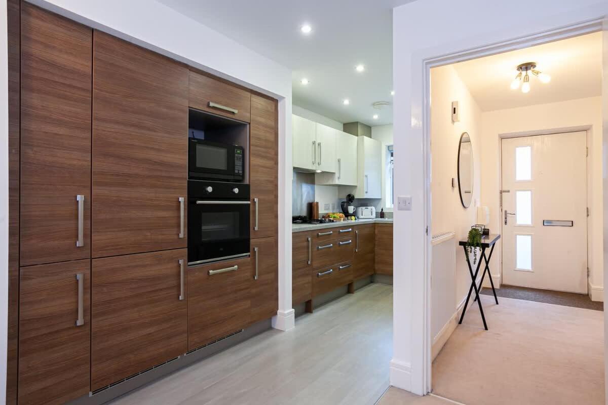 Ambassador House By Truestays - Luxury 4 Bedroom House In Stoke-On-Trent Etruria Exterior photo