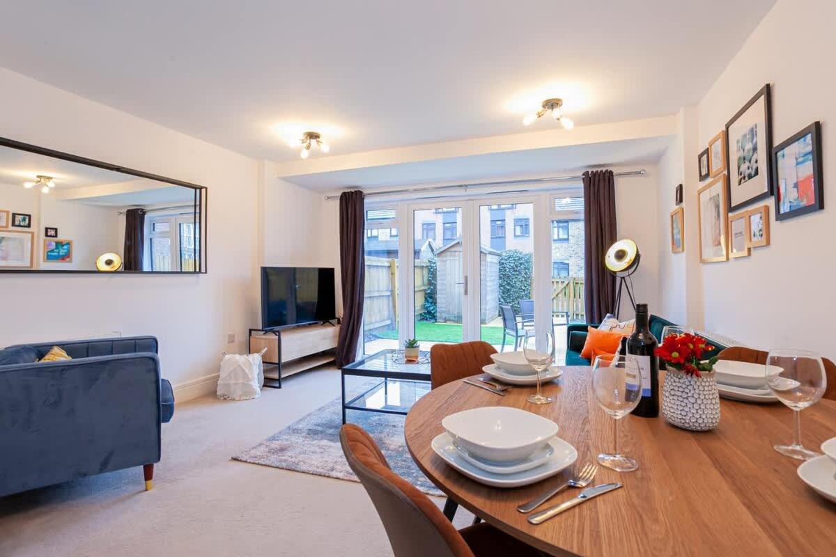 Ambassador House By Truestays - Luxury 4 Bedroom House In Stoke-On-Trent Etruria Exterior photo