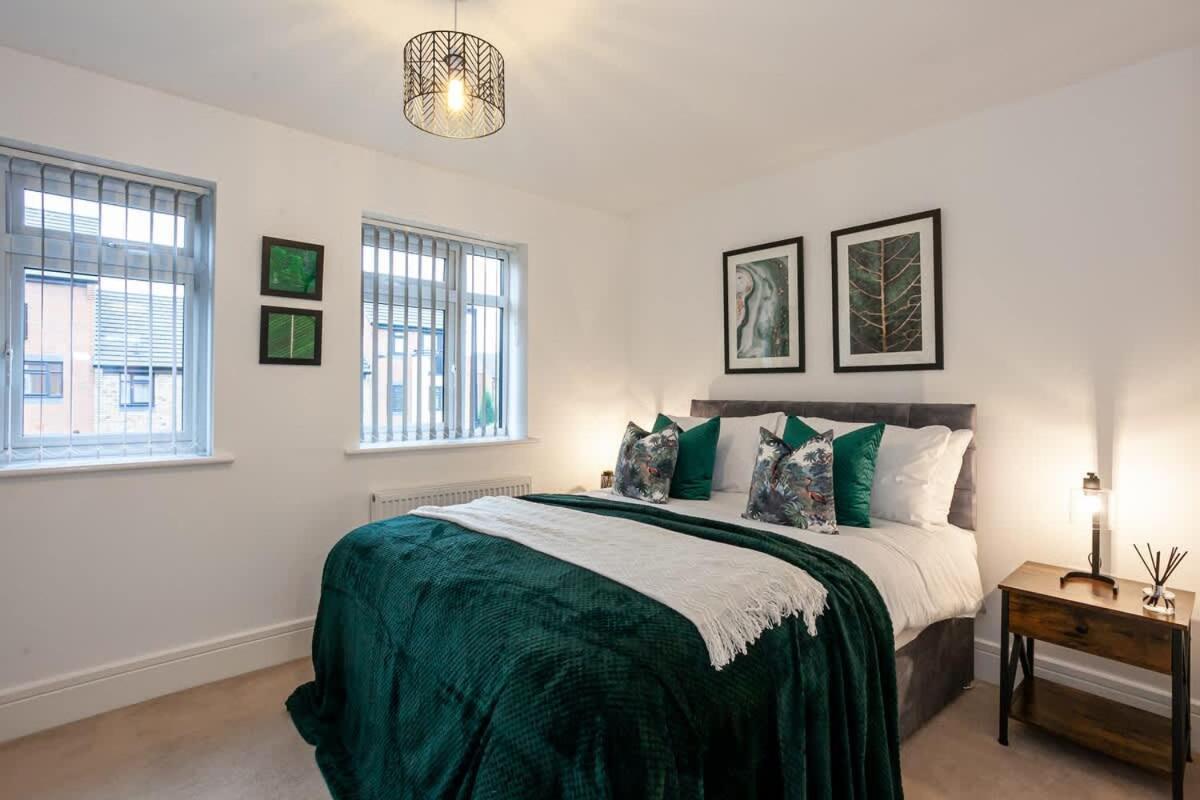 Ambassador House By Truestays - Luxury 4 Bedroom House In Stoke-On-Trent Etruria Exterior photo