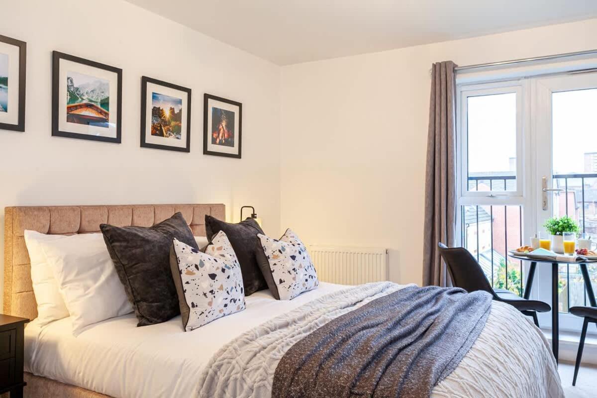 Ambassador House By Truestays - Luxury 4 Bedroom House In Stoke-On-Trent Etruria Exterior photo